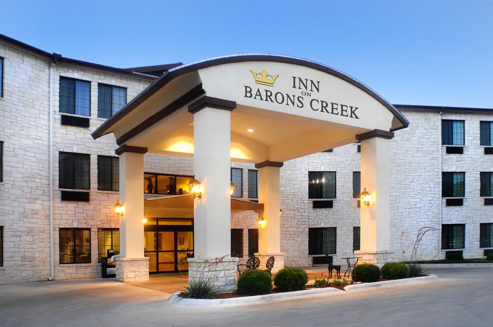 Inn On Barons Creek Fredericksburg Esterno foto