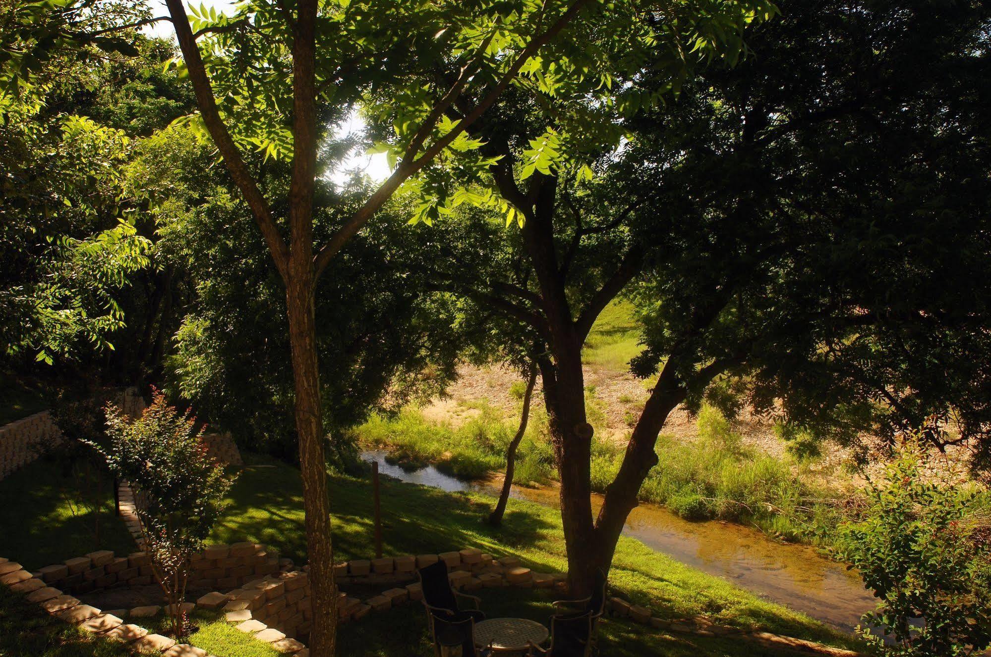 Inn On Barons Creek Fredericksburg Esterno foto